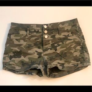 Size 17 Camo high waisted jean shorts